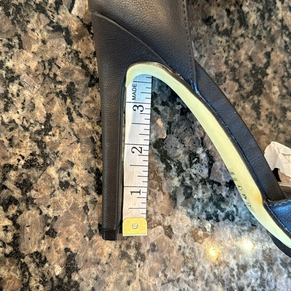 Michael Antonio Lillie’s black strap heel NIB 8.5 - Picture 3 of 11